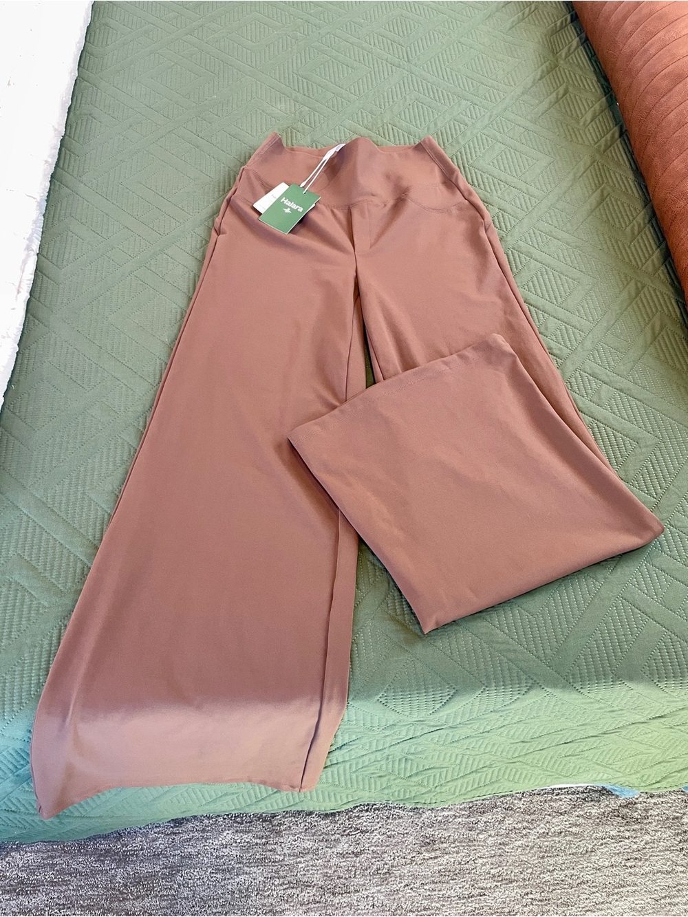 HALARA High-Rise Wide-Leg Pants in Brown - Picture 4 of 6